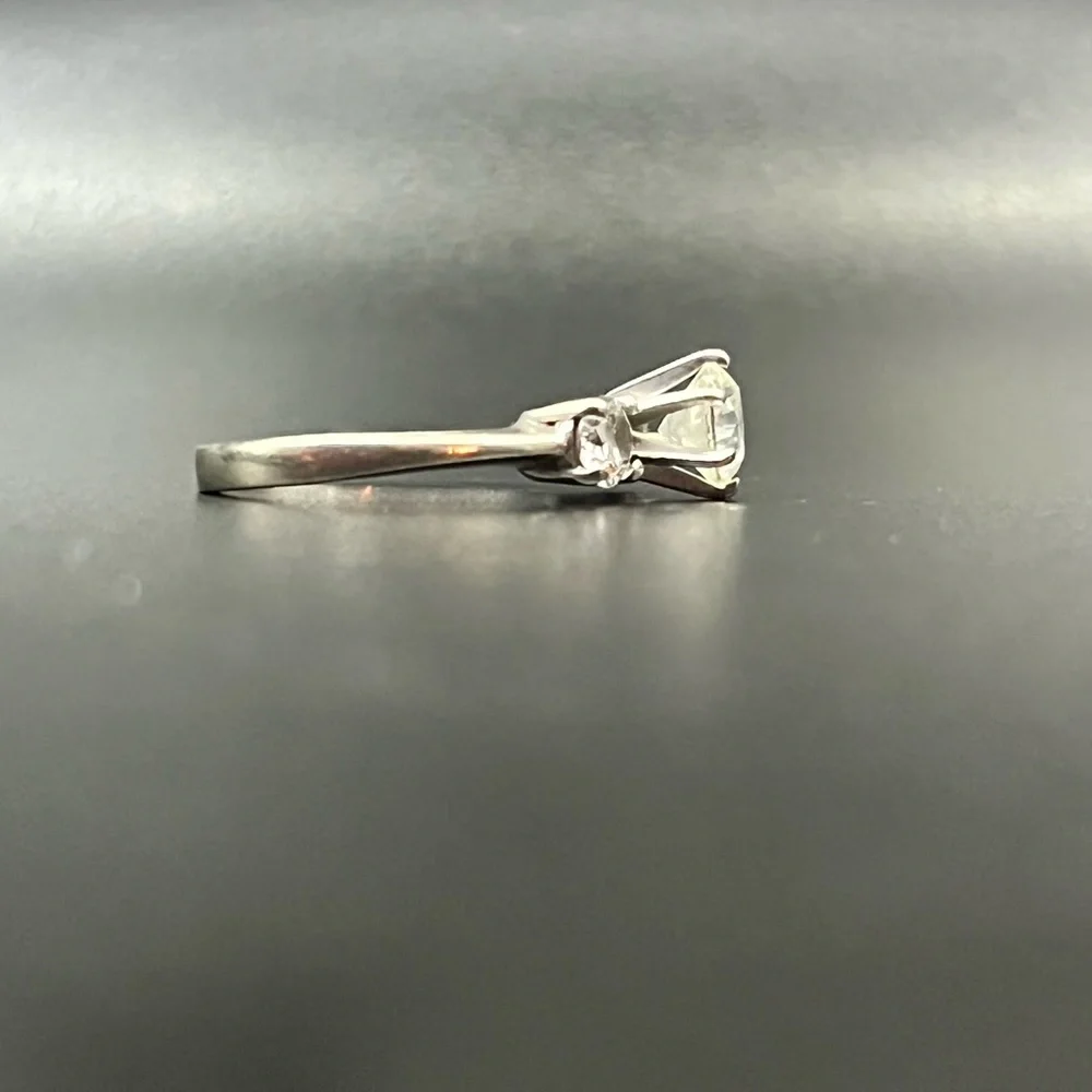 Diamond Ring - Picture 3 of 9